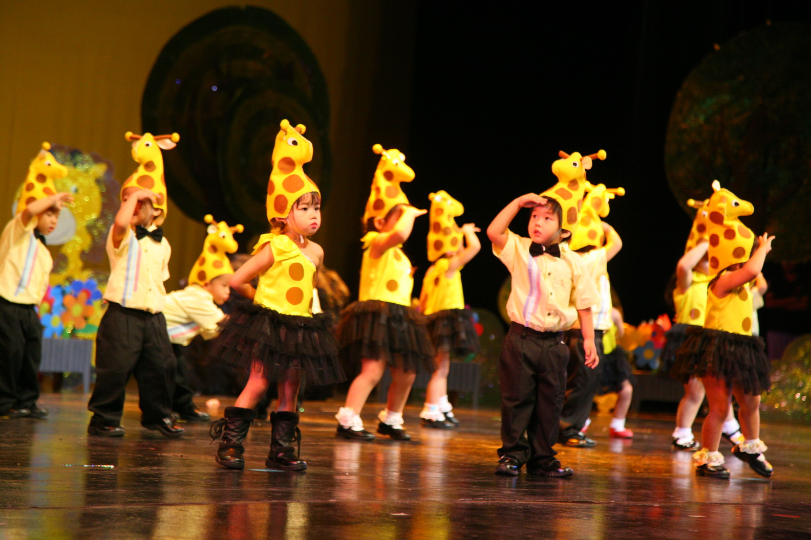 Varee_Annual_Performance 2013_Kindergarten_C1_080